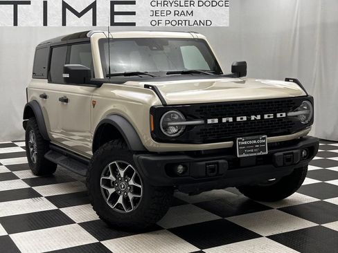 Used 2025 Ford Bronco Badlands AWD/4WD image 1