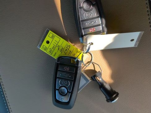 New 2026 Ford F350 Lariat w/ Black Appearance Package image 33