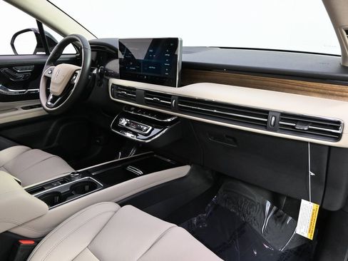 New 2026 Lincoln Corsair Reserve image 13