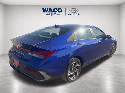Used 2025 Hyundai Elantra Sport FWD image 7