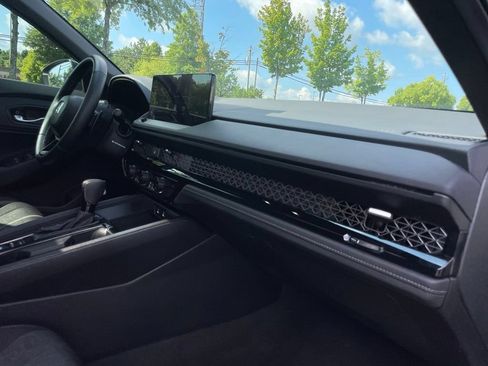 Used 2025 Honda Accord Sport image 34