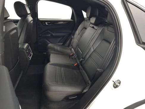 Used 2020 Porsche Cayenne AWD/4WD image 37