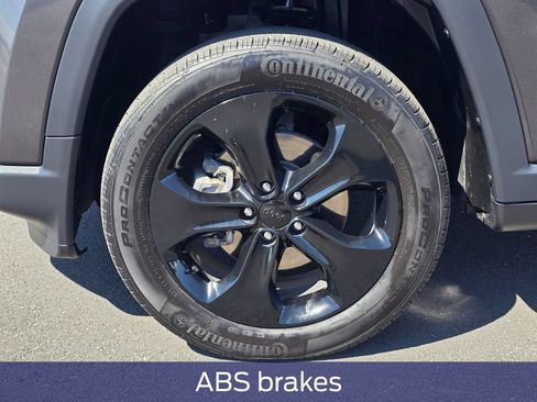 Used 2021 Jeep Compass Latitude AWD/4WD image 9