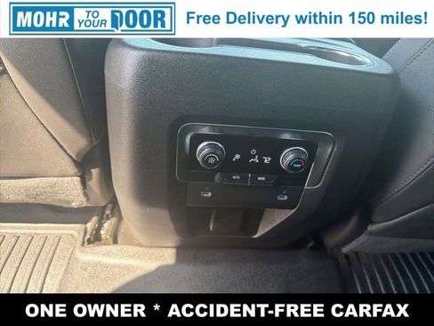 Used 2024 Chevrolet Suburban Z71 image 34