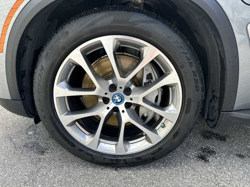 Used 2024 BMW X5 xDrive50e image 12