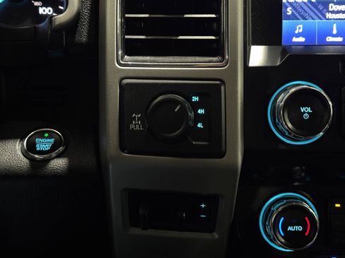 Used 2020 Ford F250 Lariat w/ Lariat Ultimate Package AWD/4WD image 26