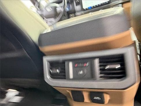 Used 2023 Ford F350 Lariat w/ Chrome Package image 18