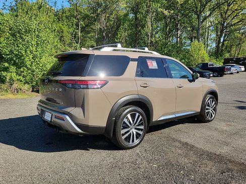 Used 2023 Nissan Pathfinder Platinum w/ Cargo Package FWD image 6