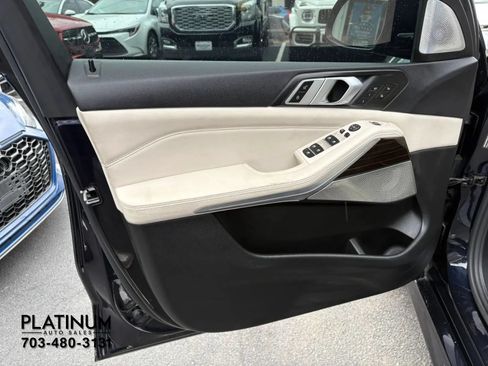 Used 2019 BMW X5 xDrive50i w/ M Sport Package AWD/4WD image 17