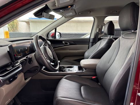 Used 2026 Kia Carnival FWD image 29