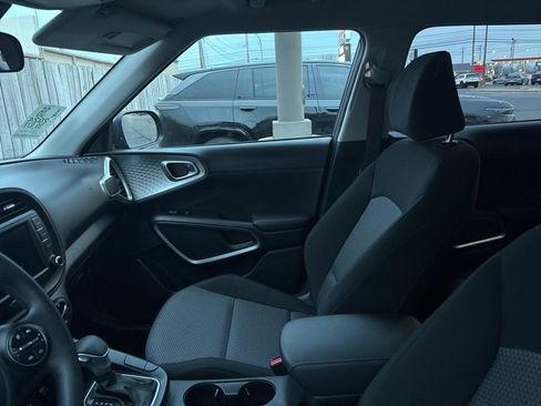 Certified 2024 Kia Soul LX w/ Option Group 015 image 2