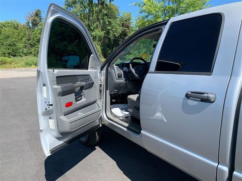 Used 2007 Dodge Ram 3500 Truck SLT image 12