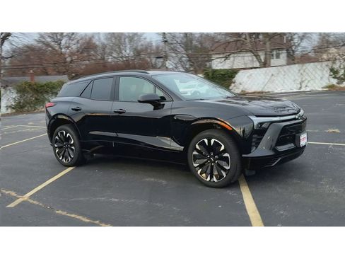 Certified 2025 Chevrolet Blazer EV RS image 2