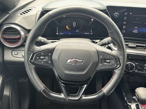 Used 2025 Chevrolet Trax RS w/ Driver Confidence Package FWD image 20