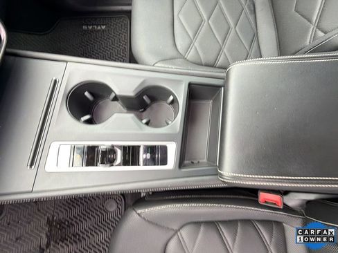 Used 2024 Volkswagen Atlas SE image 10