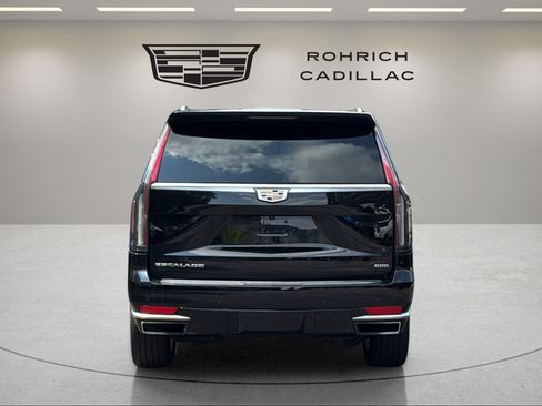 Used 2021 Cadillac Escalade Luxury AWD/4WD image 6