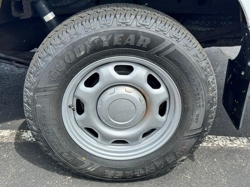 Used 2013 Ford F150 XL w/ Mid Equipment Group AWD/4WD image 21