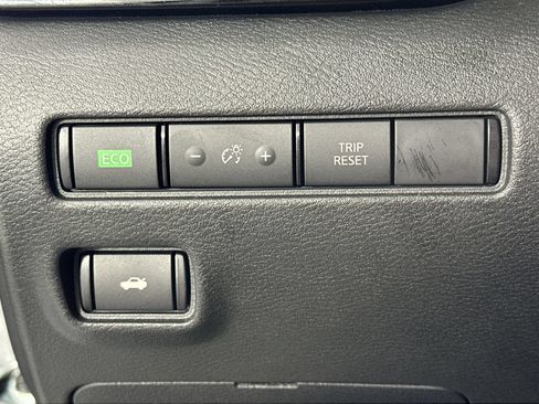 Used 2023 Nissan Sentra SV FWD image 22