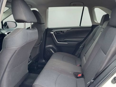 Used 2022 Toyota RAV4 LE AWD/4WD image 18