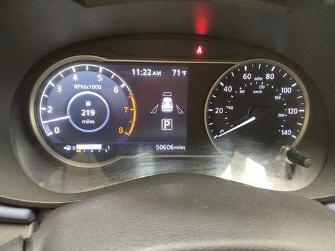 Used 2023 Nissan Versa SV FWD image 23