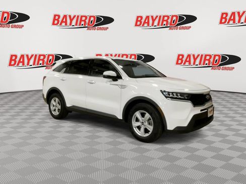 Used 2021 Kia Sorento LX FWD image 2