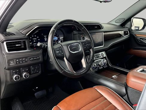 Used 2023 GMC Yukon XL Denali Ultimate AWD/4WD image 17