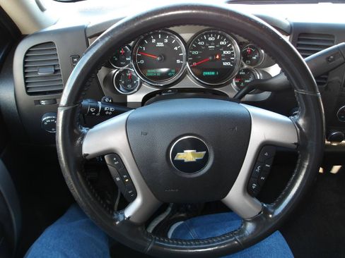 Used 2011 Chevrolet Silverado 2500 LT w/ Interior Plus Package AWD/4WD image 14
