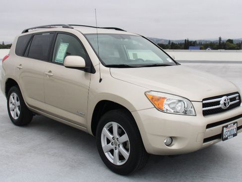 Used 2008 Toyota RAV4 Limited FWD image 2