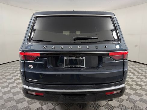 Used 2023 Jeep Wagoneer 4WD image 9