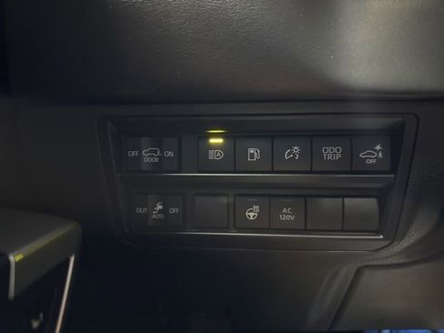 Used 2024 Toyota Sequoia Platinum AWD/4WD image 9