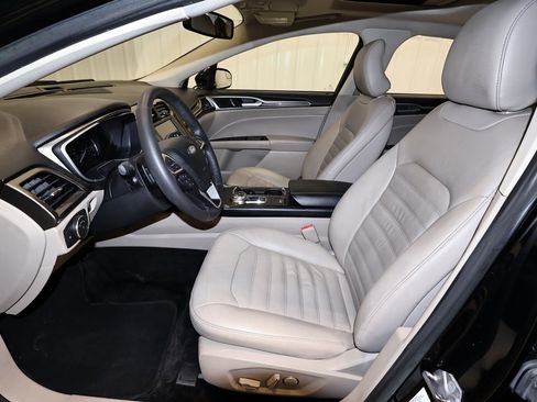 Certified 2017 Ford Fusion SE w/ Fusion SE Technology Package image 13