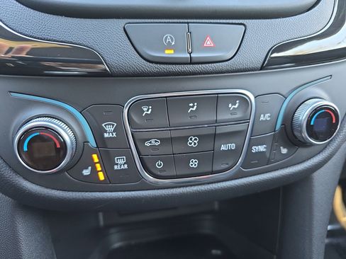 Used 2023 Chevrolet Equinox RS image 22