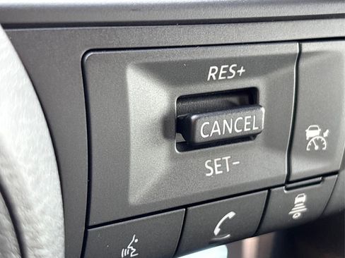 Certified 2025 Nissan Kicks S image 21