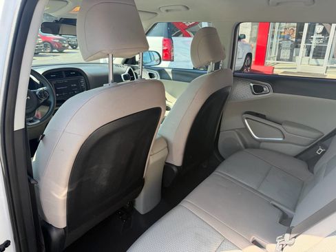 Used 2022 Kia Soul LX w/ Technology Package FWD image 21