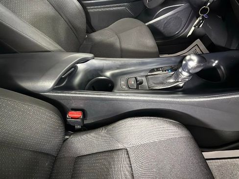 Used 2018 Toyota C-HR XLE image 34