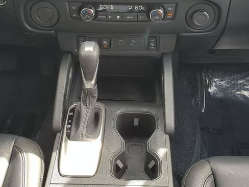 Certified 2024 Nissan Frontier SL w/ Technology Package RWD image 19