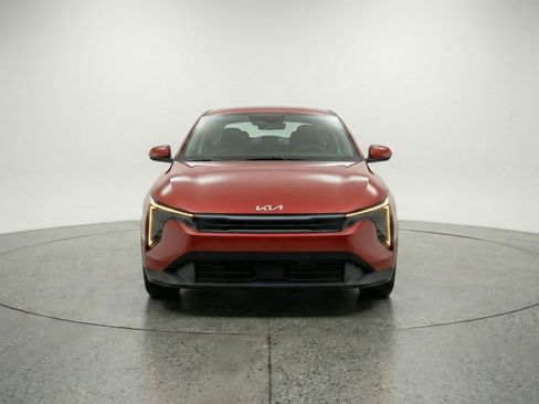 Used 2025 Kia K4 LXS image 2