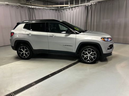 Used 2024 Jeep Compass Limited AWD/4WD image 8