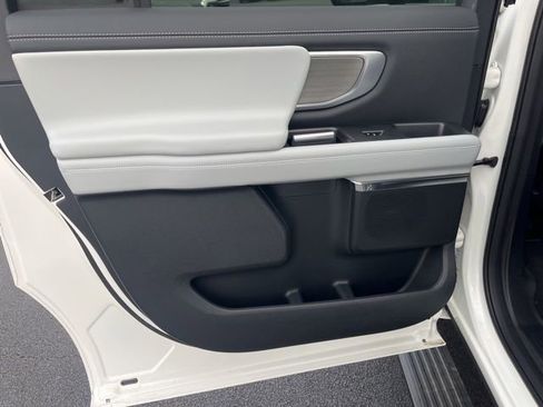 New 2025 Ford Expedition Max Platinum image 17