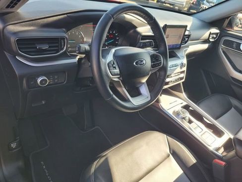 Certified 2022 Ford Explorer XLT w/ Equipment Group 202A image 9