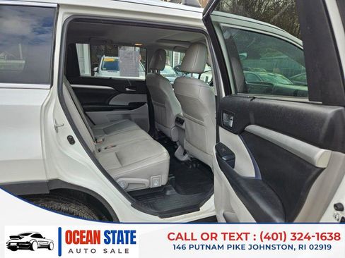 Used 2018 Toyota Highlander XLE image 11
