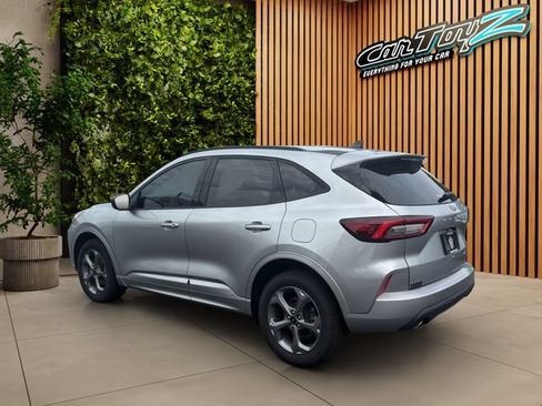 Used 2023 Ford Escape ST-Line AWD/4WD image 32