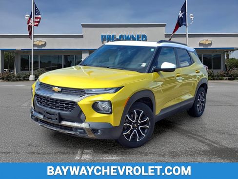 Used 2023 Chevrolet TrailBlazer ACTIV w/ Sun and Liftgate Package FWD image 1