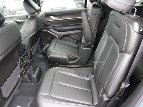 New 2026 Jeep Grand Cherokee L Limited AWD/4WD image 11