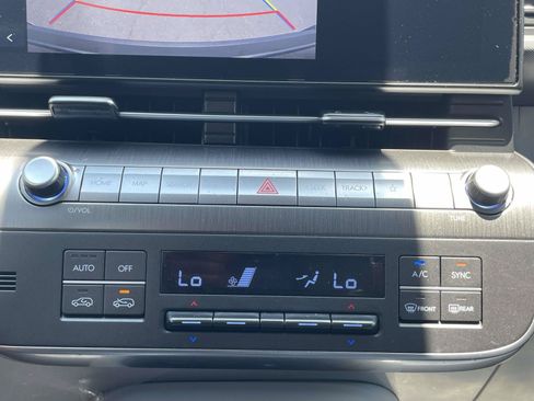 Used 2024 Hyundai Kona SEL AWD/4WD image 31