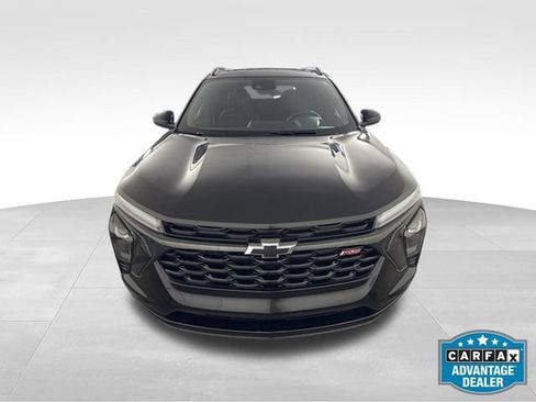 Used 2024 Chevrolet Trax RS FWD image 2