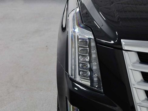 Used 2016 Cadillac Escalade Premium AWD/4WD image 15