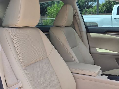Used 2015 Lexus ES 350 w/ Premium Package FWD image 31