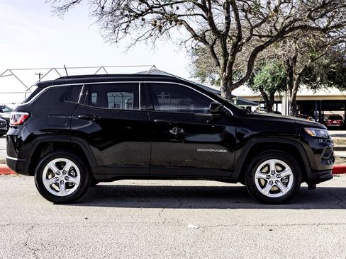 Used 2023 Jeep Compass Latitude w/ Convenience Group image 4