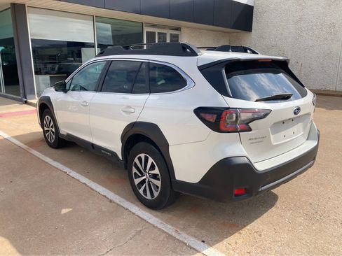 Used 2025 Subaru Outback Premium AWD/4WD image 5